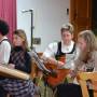 bild_035_stephanie_und_theresa_-_es_is_scho_glei_dumpa.jpg
