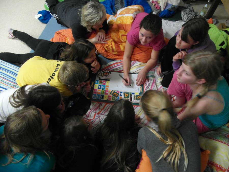 2014-12-13_horibergler_trachtlerkinder.jpg 2014-12-13_horibergler_trachtlerkinder.jpg